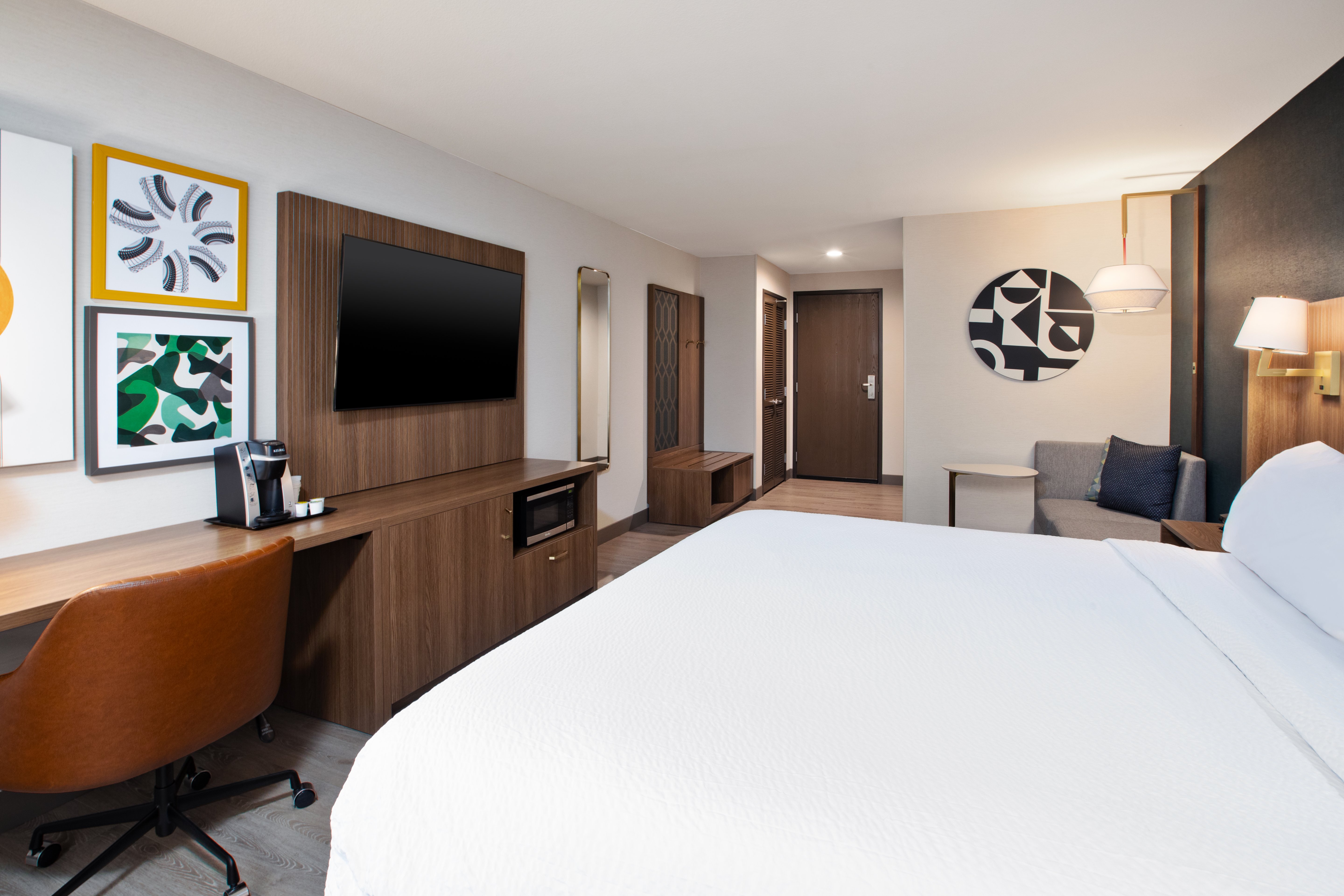 Holiday Inn Ontario Airport 33/73