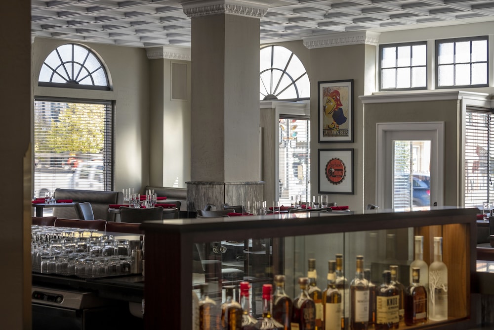 The Eldridge Hotel 24/31