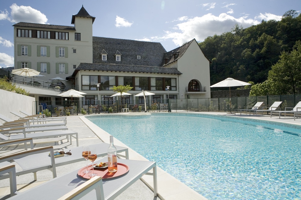 HOTEL LA RIVIERE 10/67