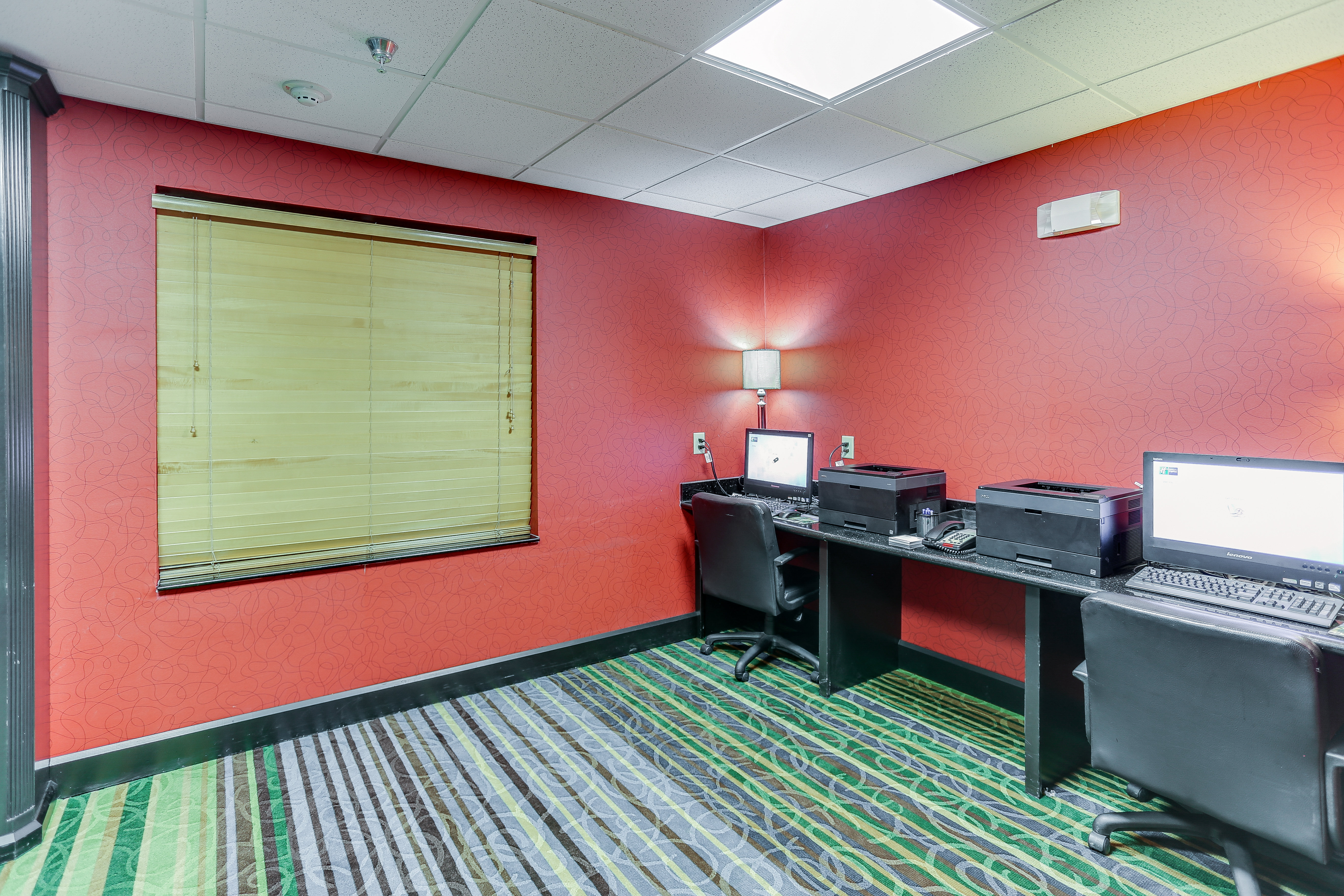 Holiday Inn Express Hotel And Suites Huntsville 58/65