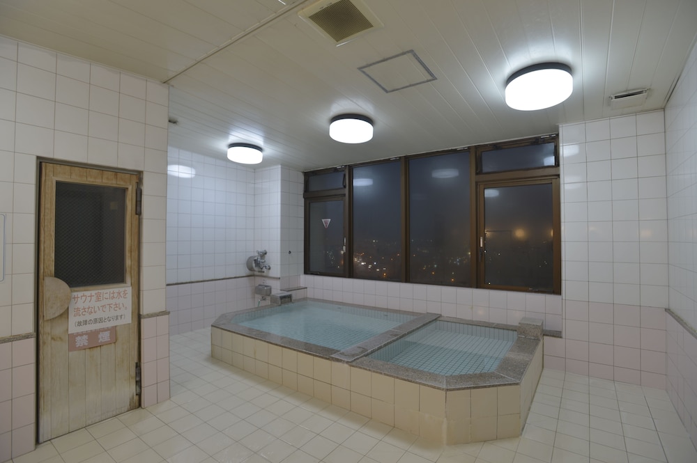 Famy Inn Makuhari 36/57