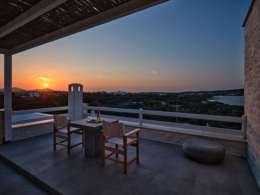Empire Luxury Villas 22/48