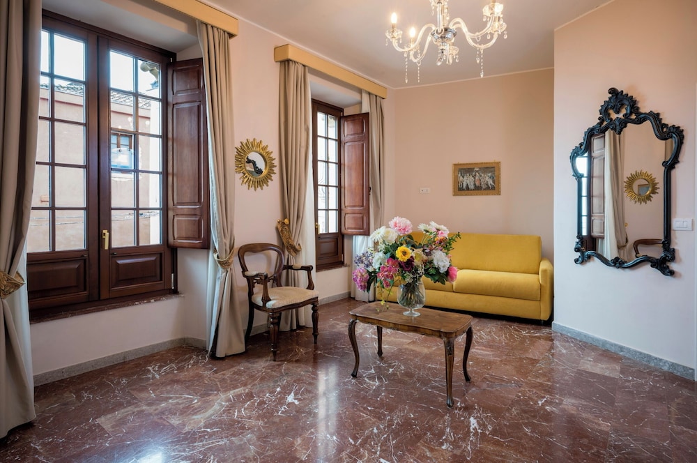 Porta Di Mezzo Luxury B And B 15/38