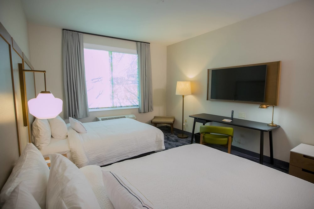 Fairfield Inn & Suites By Marriott Alexandria 9/28
