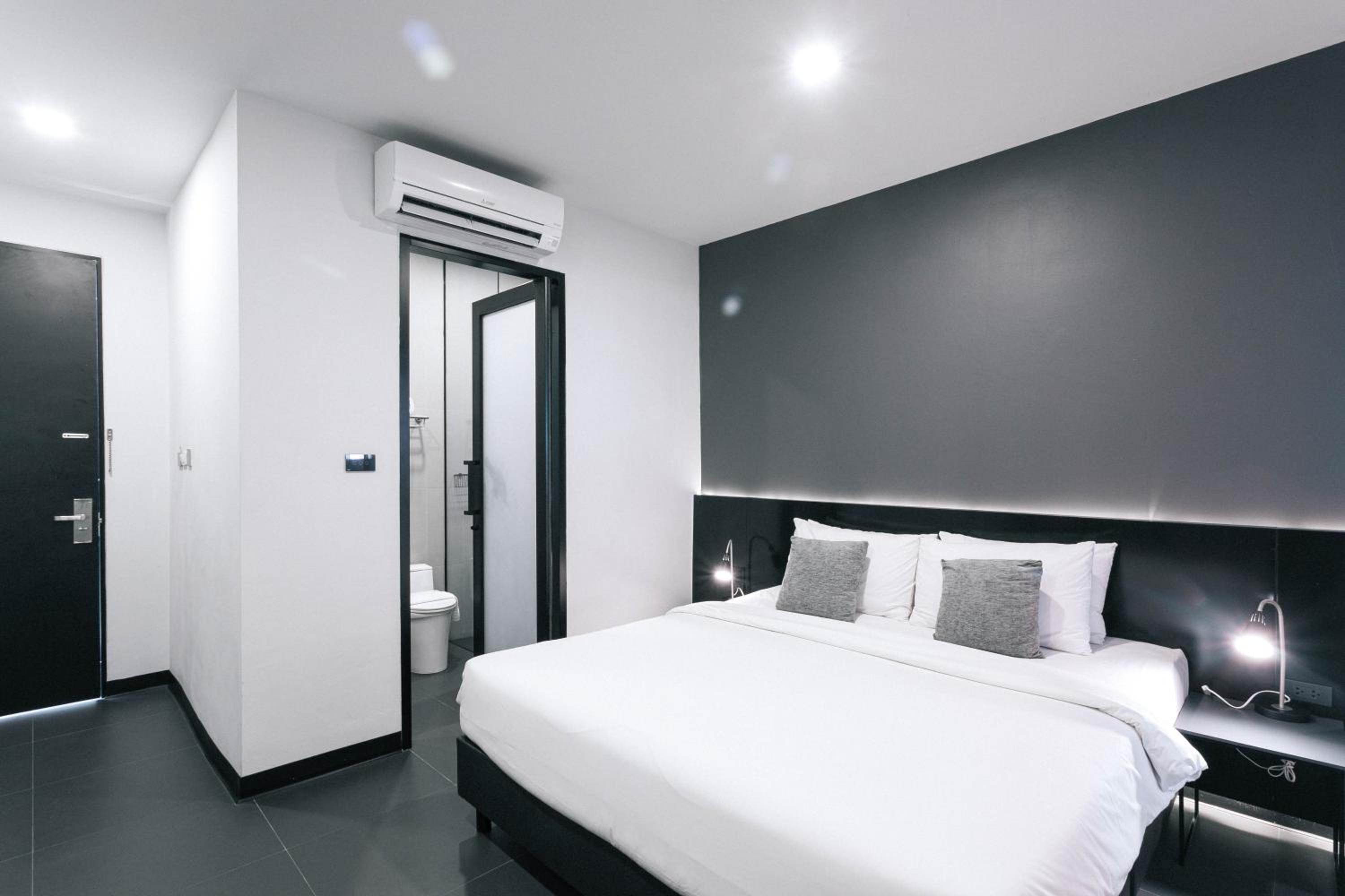غرفة بسرير مزدوج بإطلالة على المسبح، CREW HOTEL 3/10