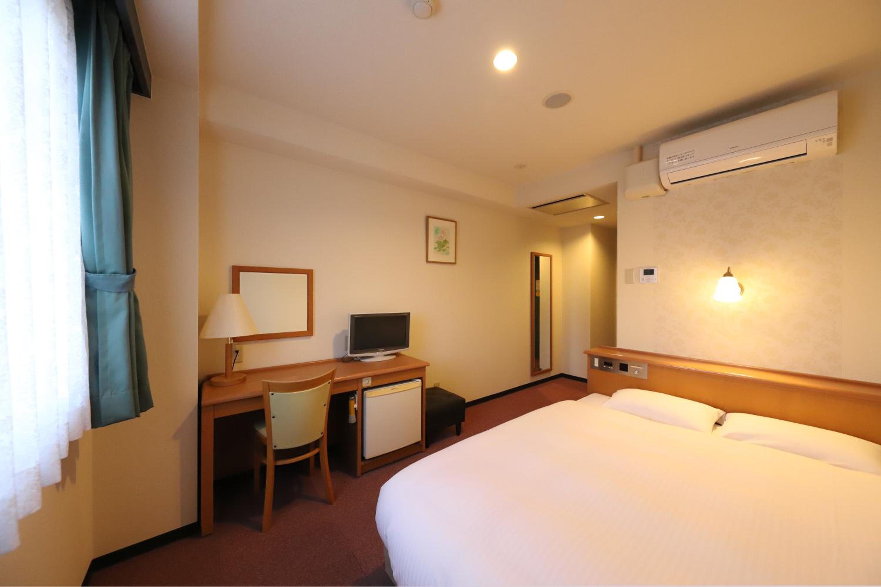 غرفة بسرير مزدوج للمدخنين، Smile Hotel Takaoka Ekimae 2/5