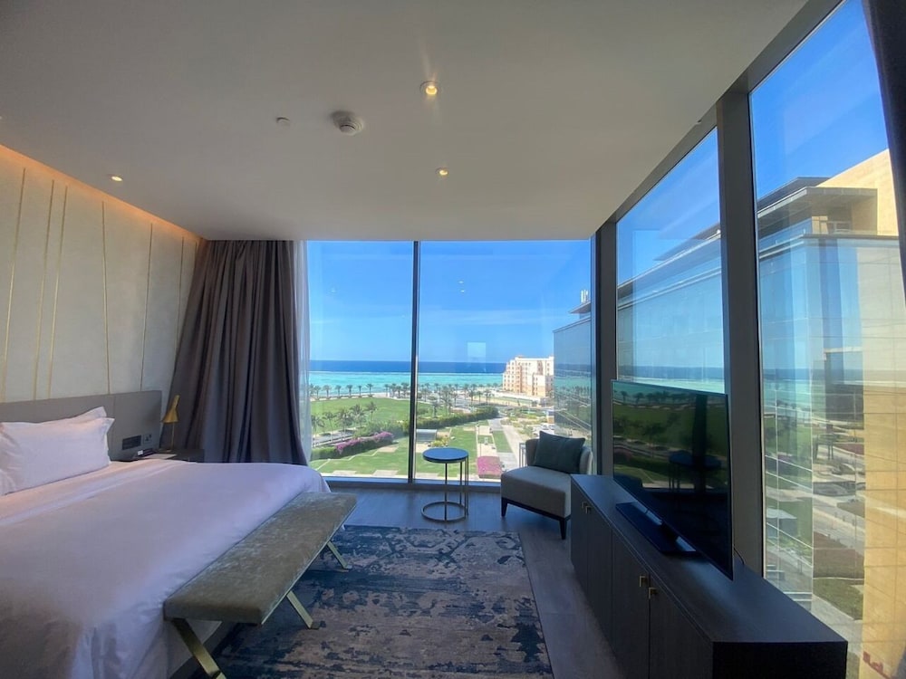 Views Hotel And Residence 19/69