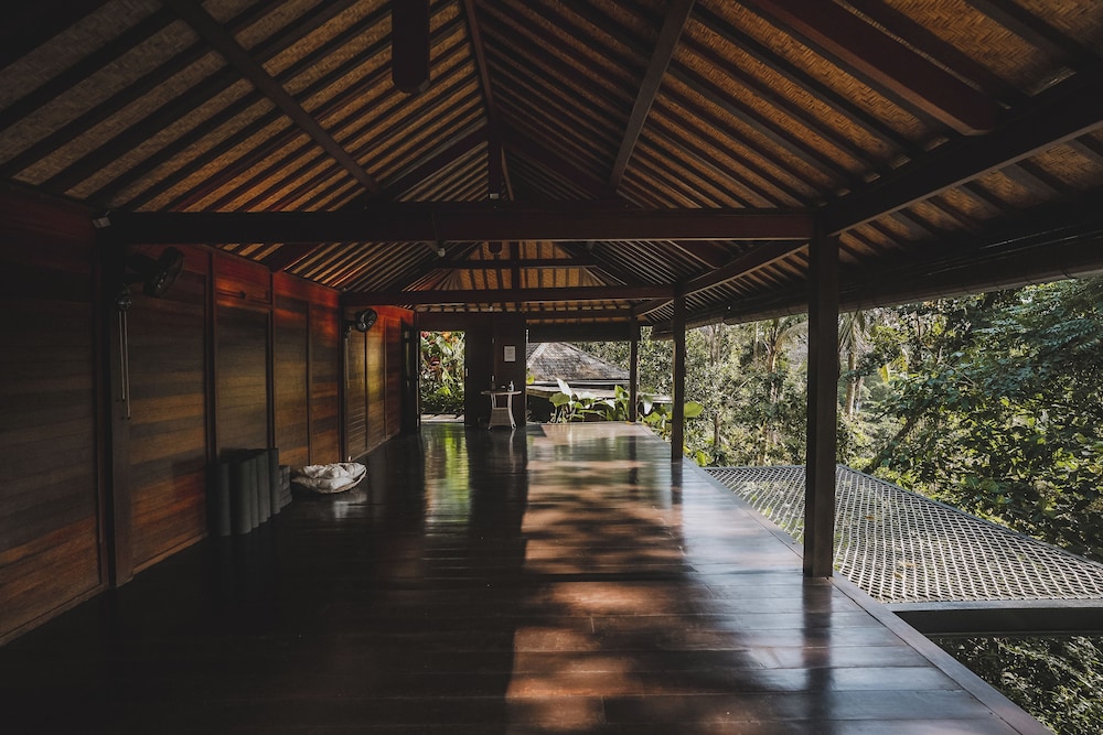 The Pandora Hotel 32/50