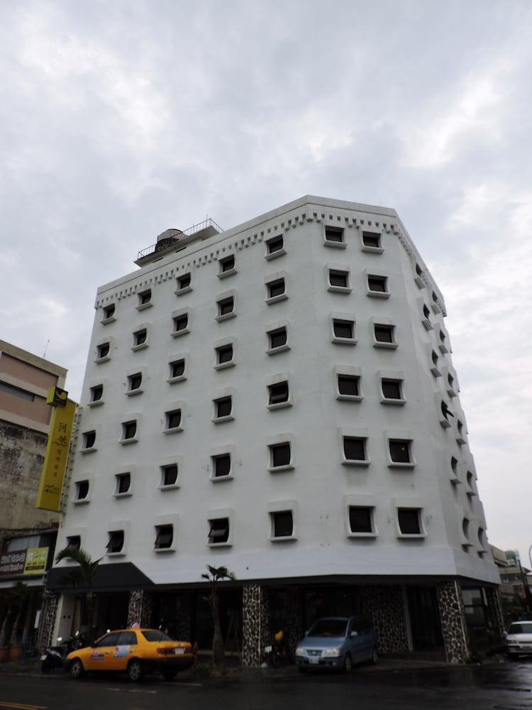 Meci Hotel 2/66
