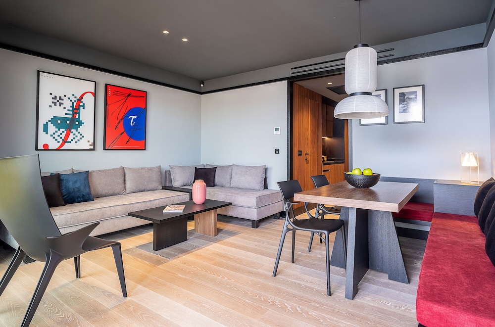 3 Pines Design Living 34/50