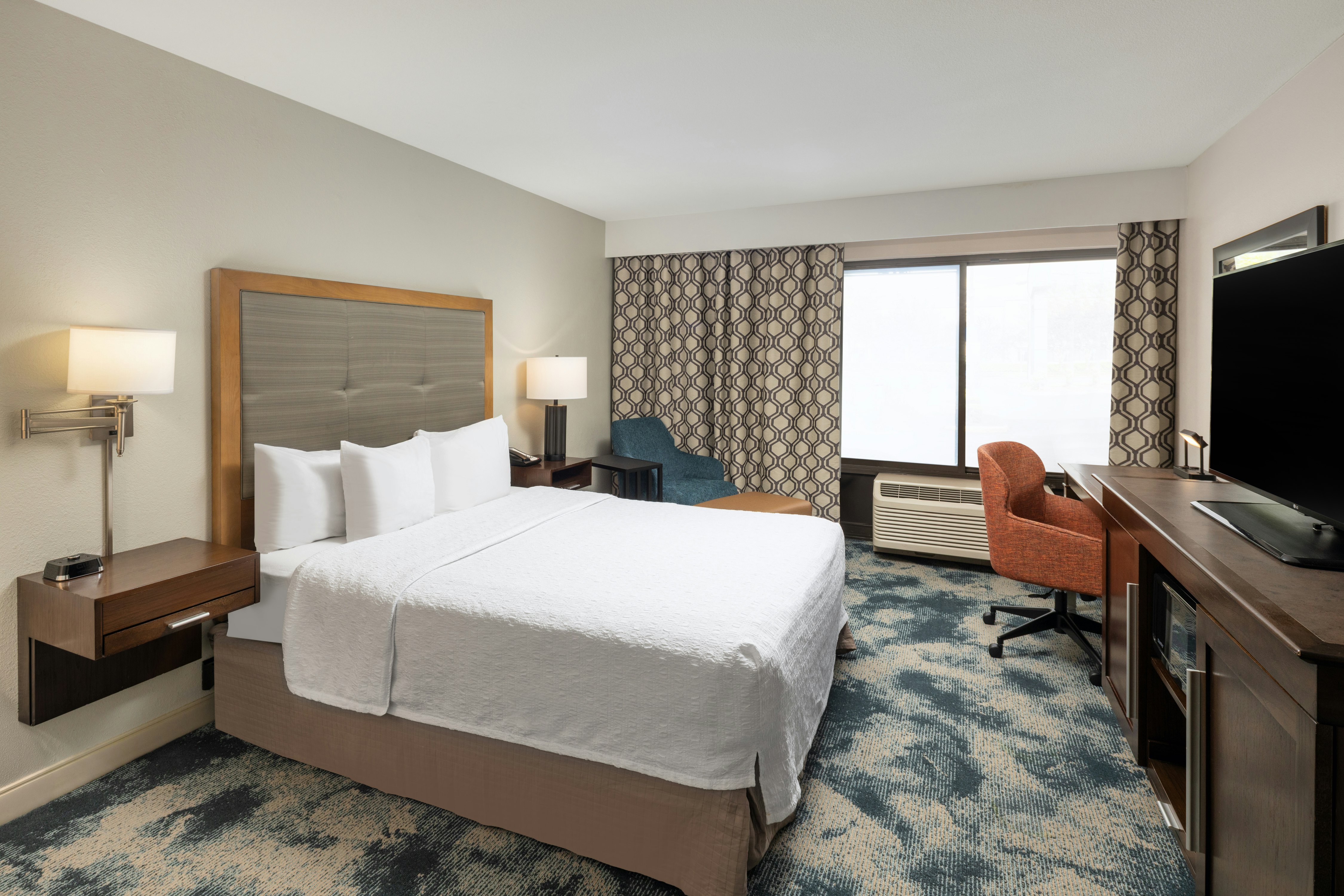 ROOM, QUEEN BED, ACCESSIBLE