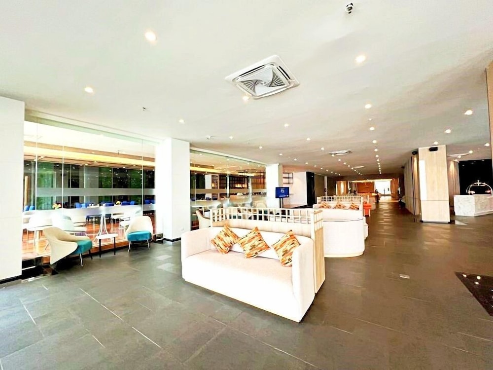 The Srivaree Airport Hotel 11/50