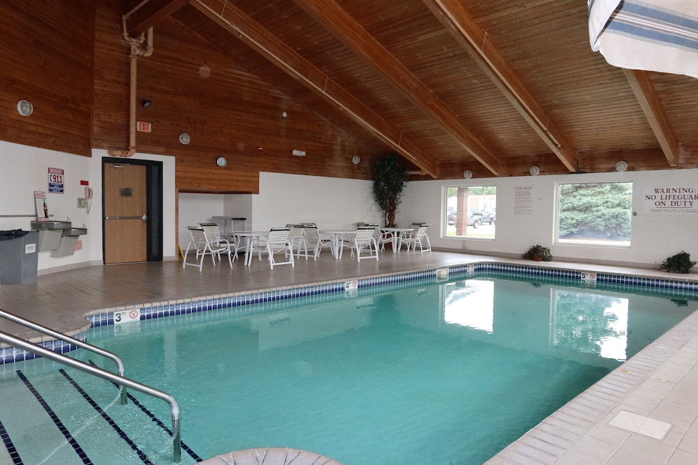 Americas Best Value Inn Annandale 30/57