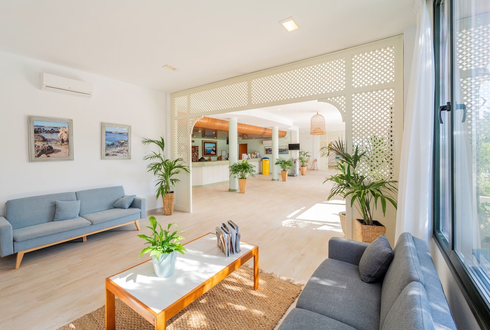Beach Club Aparthotel 25/40