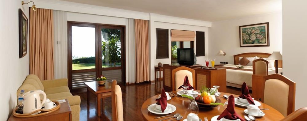Grand Whiz Hotel Trawas Mojokerto 26/50