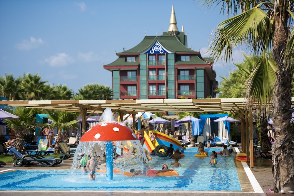Siam Elegance Hotels and Spa 27/35