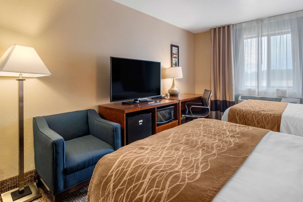Comfort Inn & Suites South Hill I-85 10/22