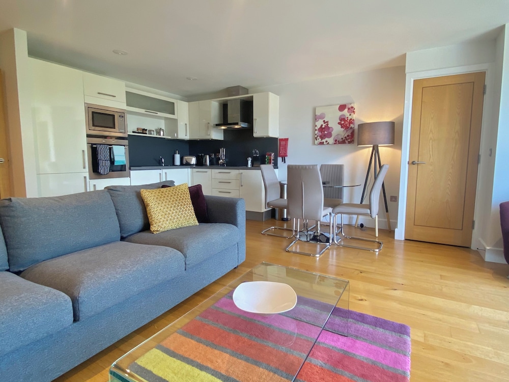 YOUR SPACE APARTMENTS - THE HAMILTONS 34/46