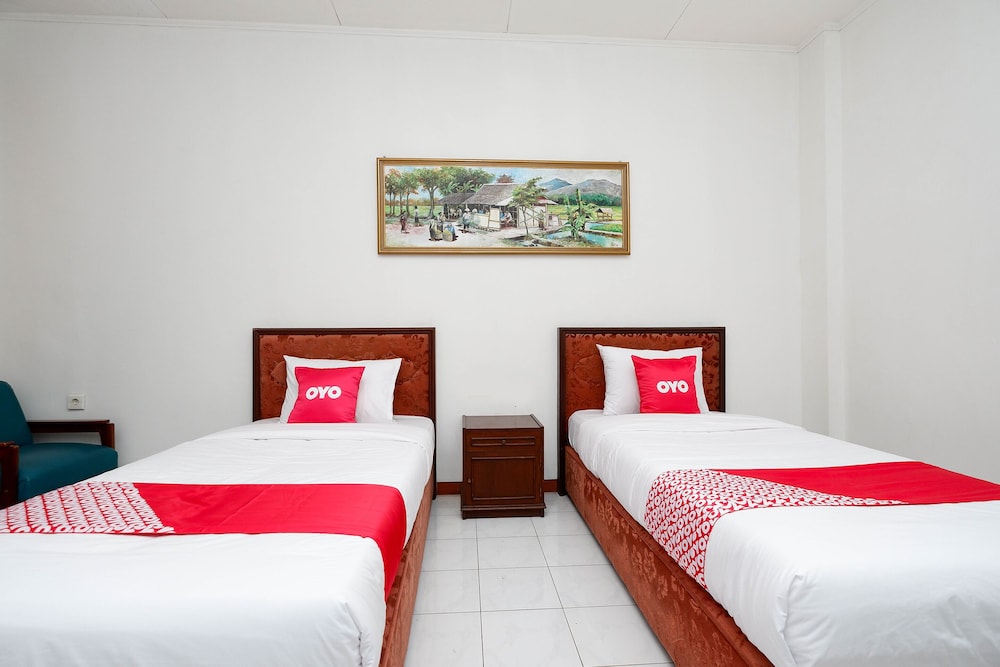 Super OYO Capital O 1644 Hotel Griya Kencana 30/59