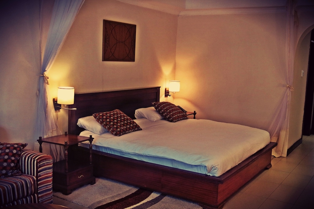 Sovereign Hotel 10/50