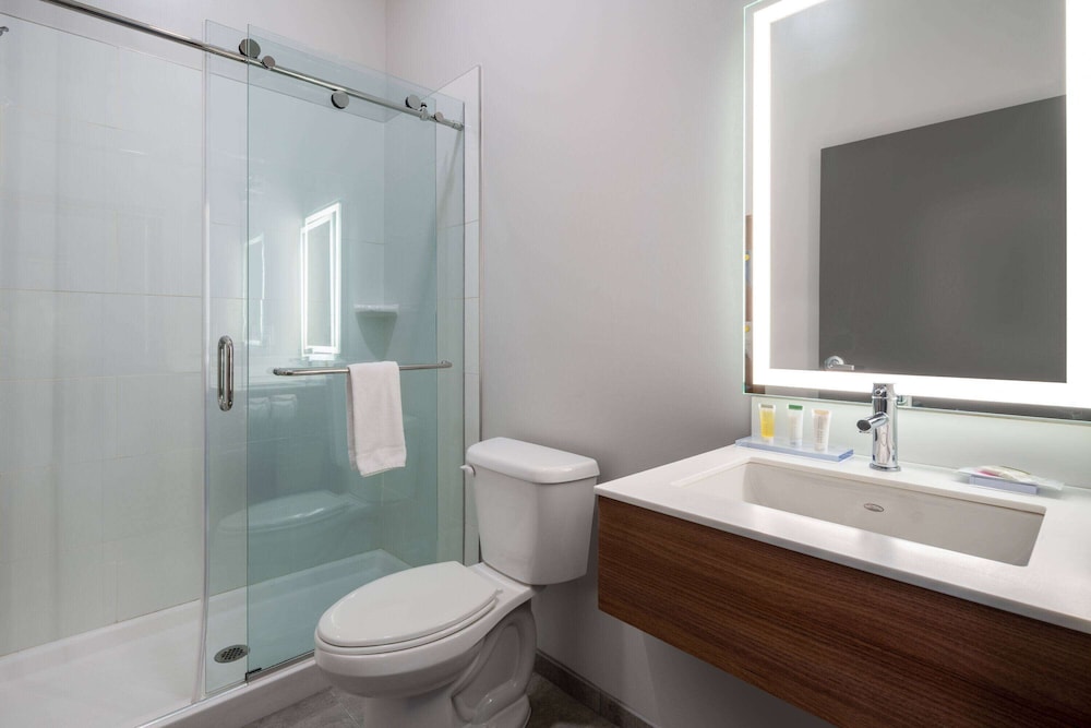 Microtel Inn & Suites by Wyndham Winchester 25/28