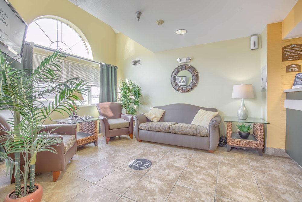 Microtel Inn & Suites by Wyndham Gulf Shores 42/64