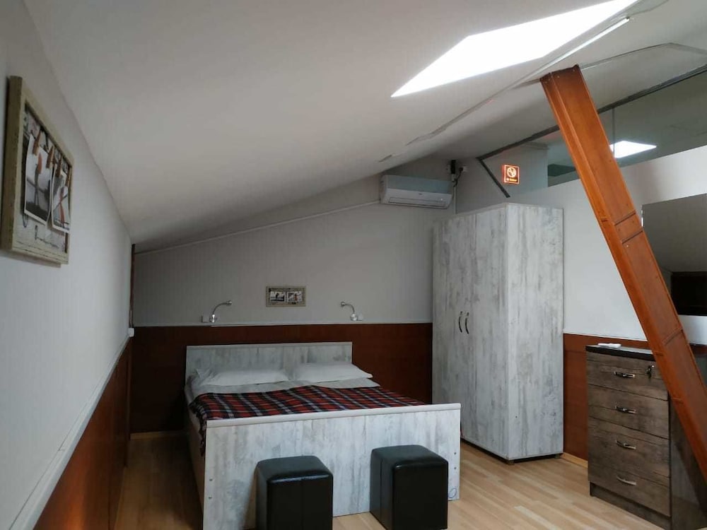 Joihostel 11/67