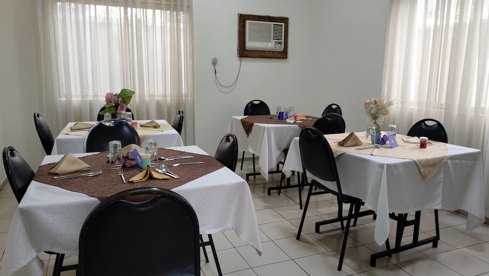 Hans Place Hotel 10/15
