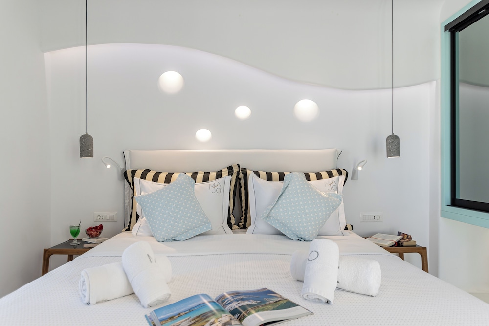 Majo Suites 24/60