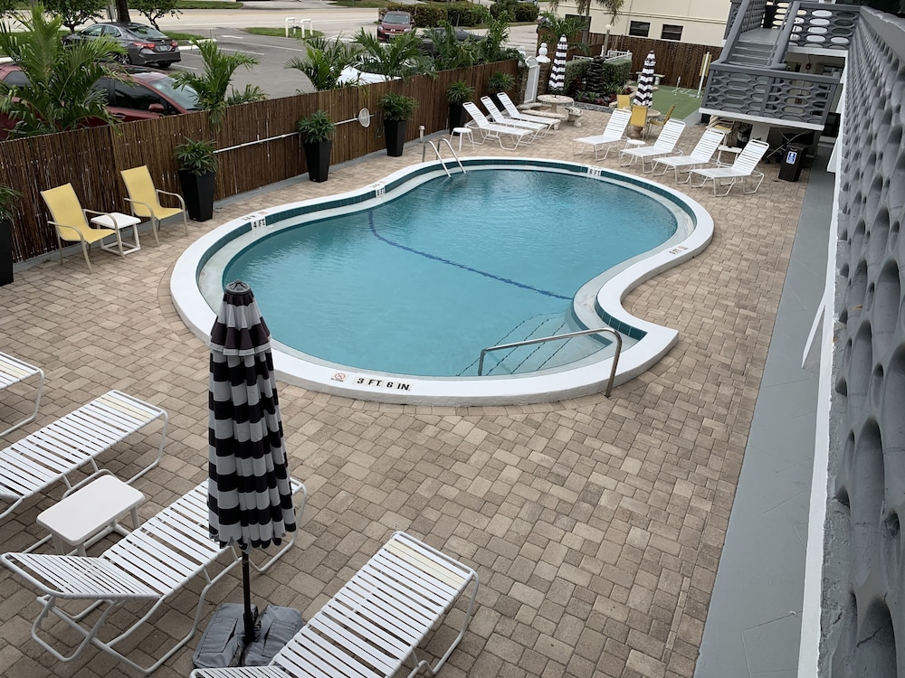 Ocean Villas of Deerfield 38/68