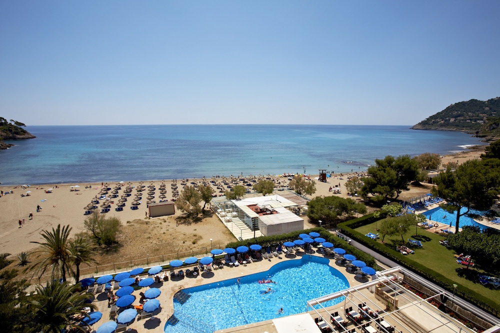 Universal Hotel Castell Royal 50/56