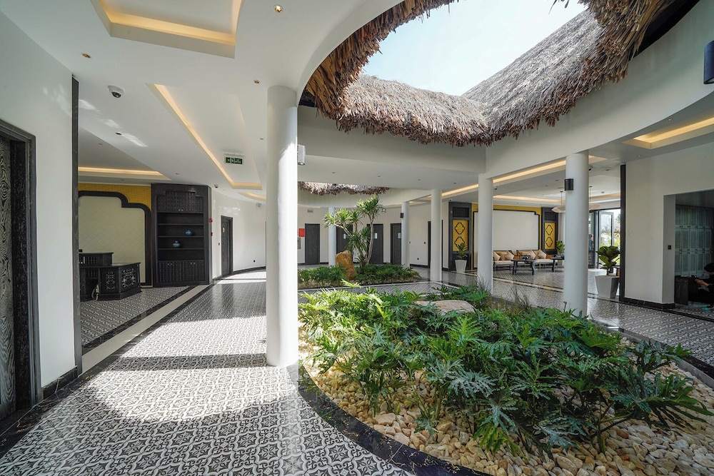 Bliss Hoi An Beach Resort and Wellness 22/49