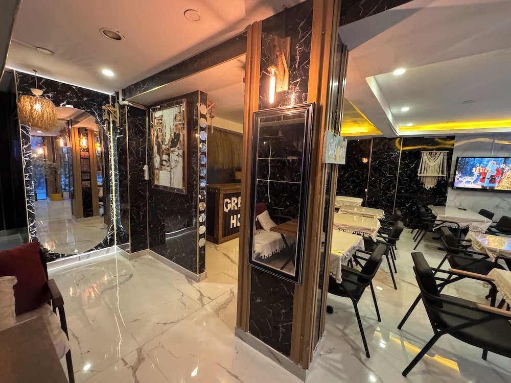 The Little Prince Hotel 4/48