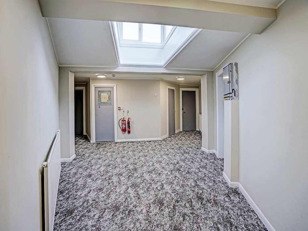 Lobby at OYO Weaste Hotel, SALFORD