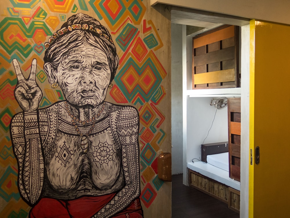 Happiness Hostel 35/50