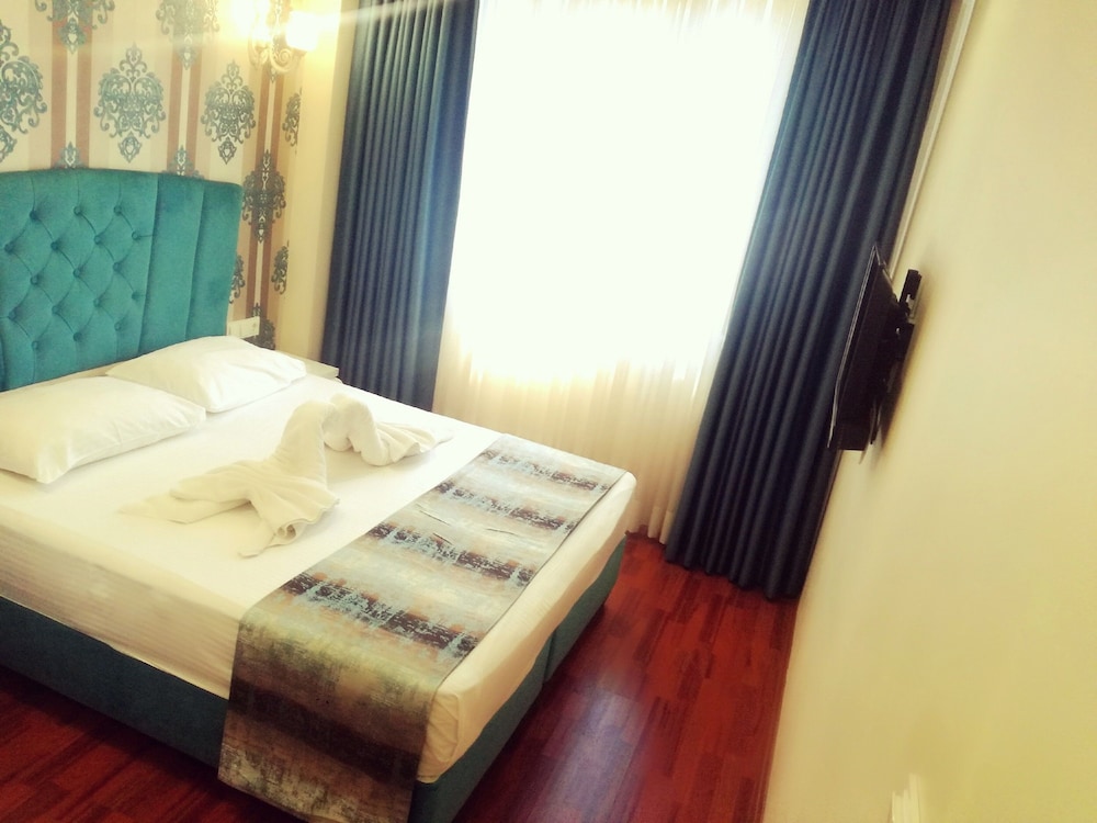 By Historial Hotel Due 14/35