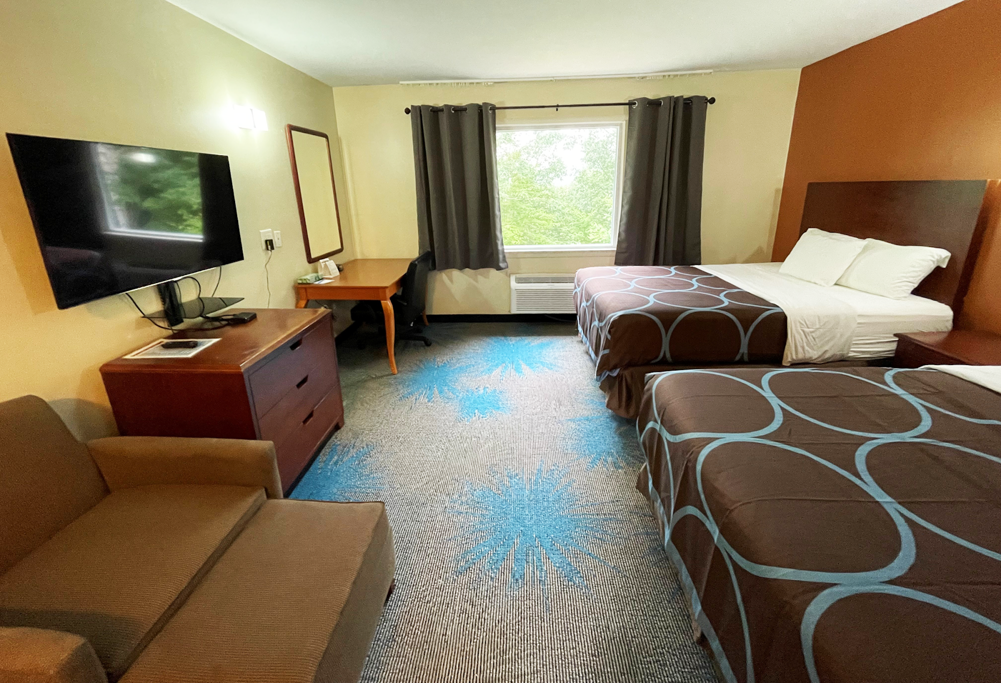 Red Carpet Inn Suites 12/23