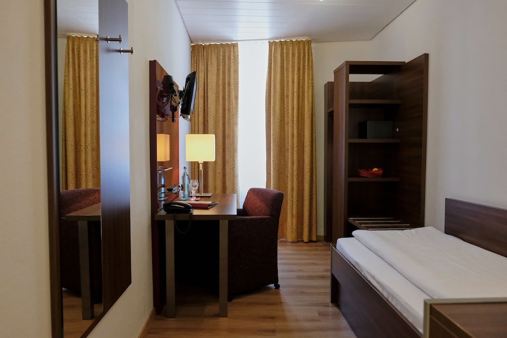 Romantica Hotel Blauer Hecht 17/57