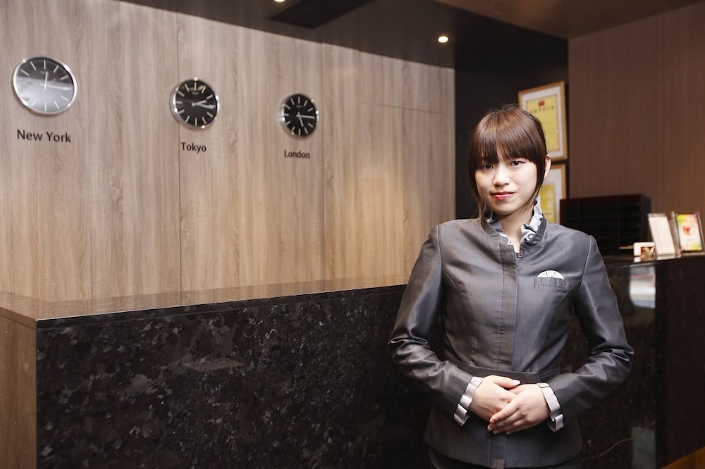 Grace Hotel 11/50