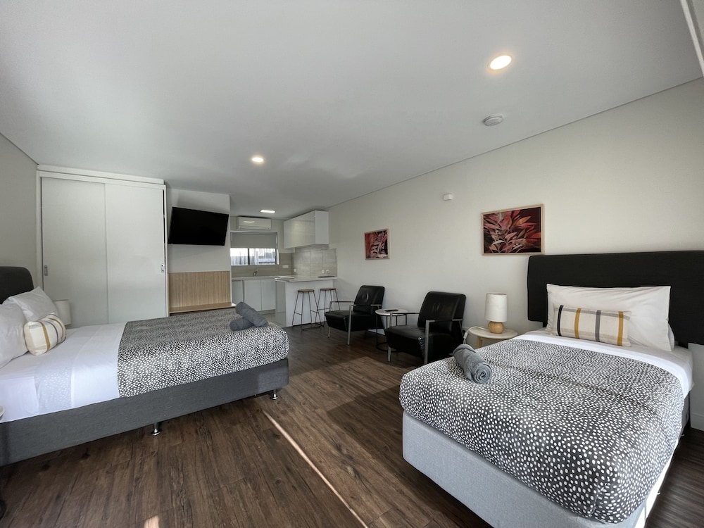 Coastal Motel 8/66