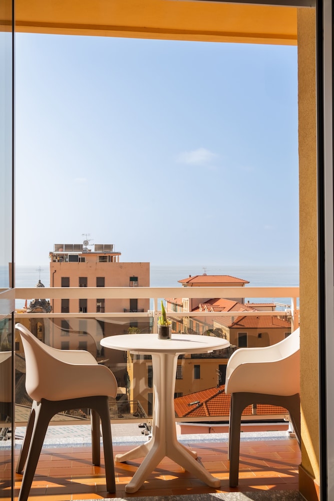 Hotel Careni Villa Italia 5/62