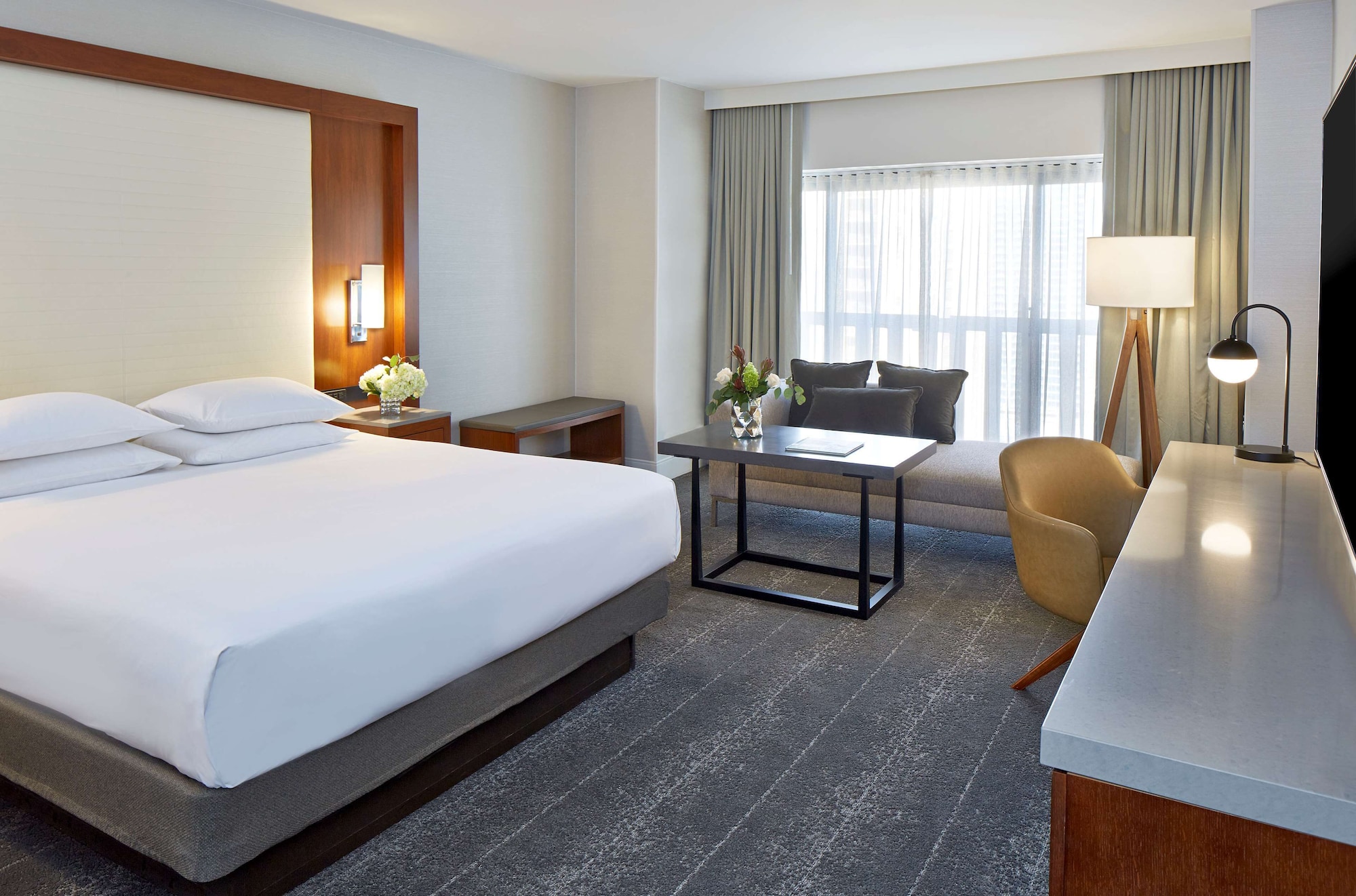 ROOM, KING BED, ACCESSIBLE