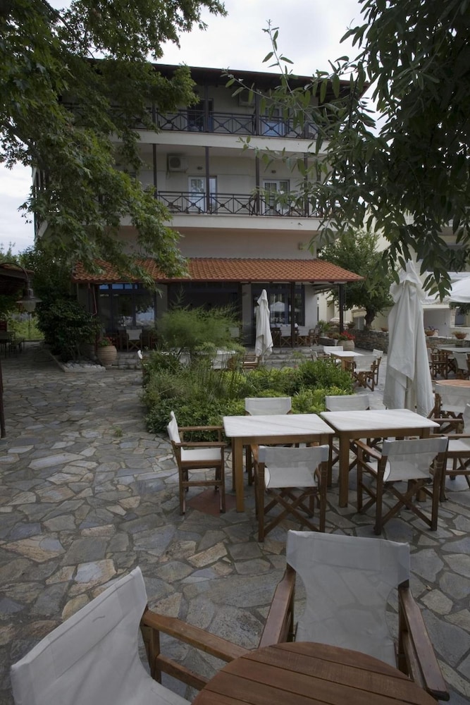 Morfeas Hotel 46/50