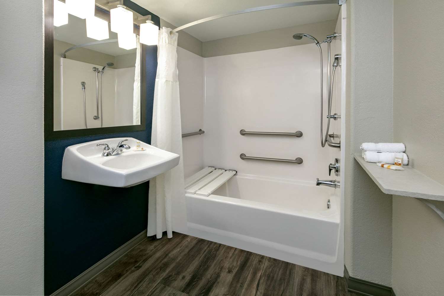 La Quinta Inn & Suites by Wyndham Horn Lake / Southaven Area 46/47