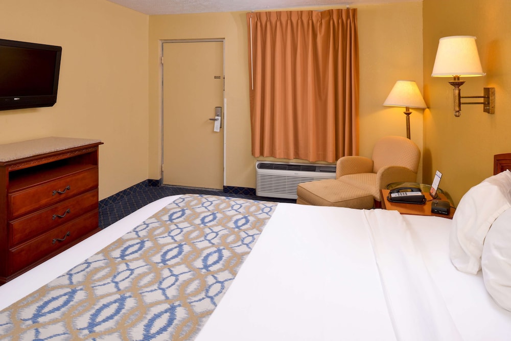 Americas Best Value Inn Monroeville 17/26