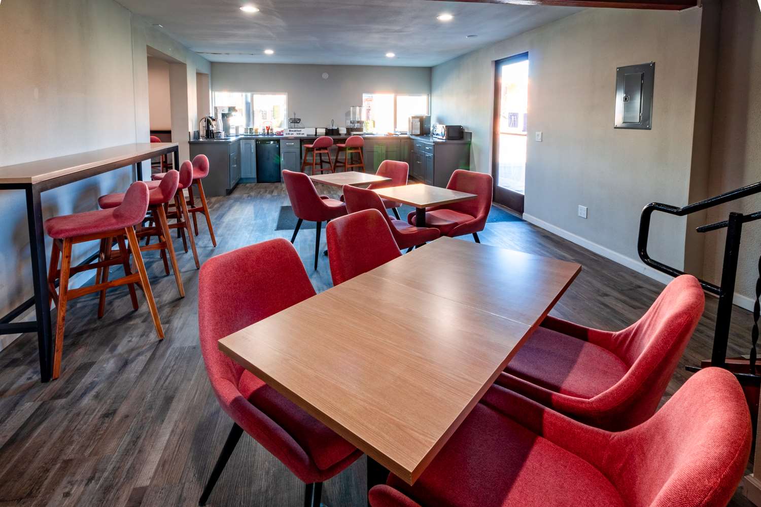 Quality Inn Bishop Near Mammoth 20/20