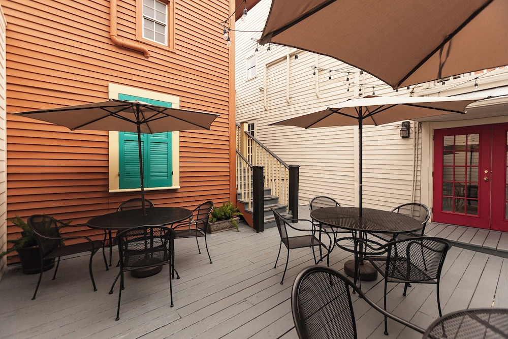 Historic Streetcar Inn 60/67