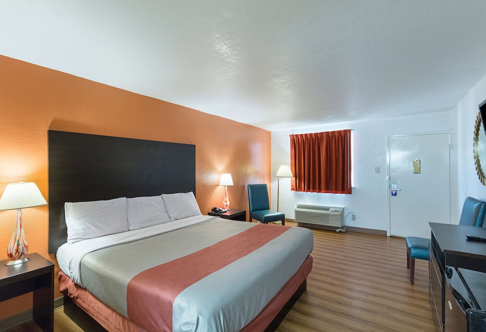 Motel6 San Antonio, TX - I-10 West 32/55