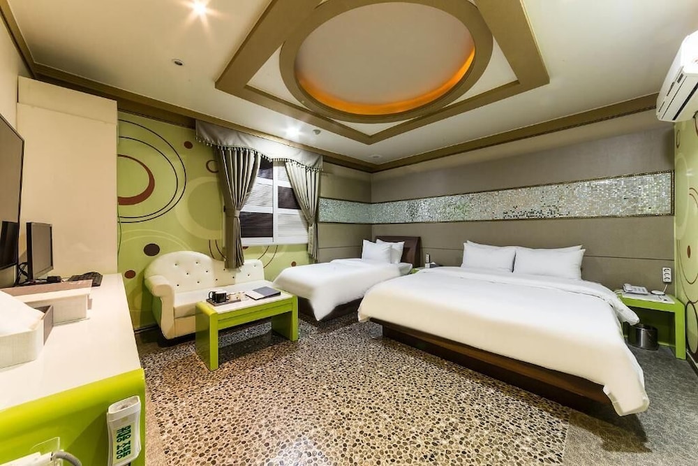 Hotel Millennium 19/43