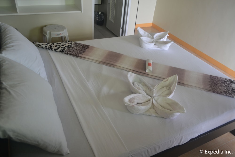 Aroha Hotel 16/39